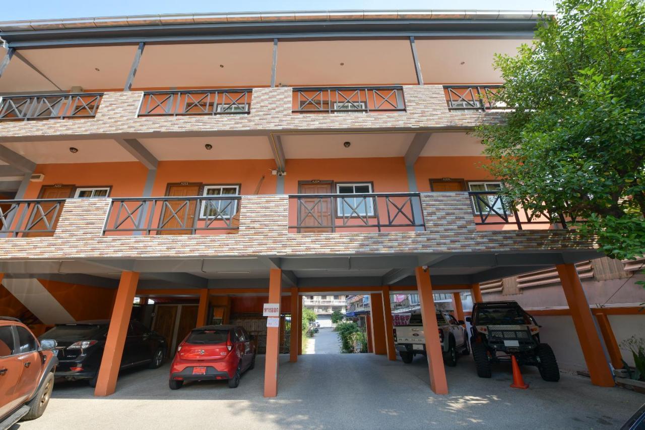 Oyo 549 Maesri Resort Pattaya Luaran gambar